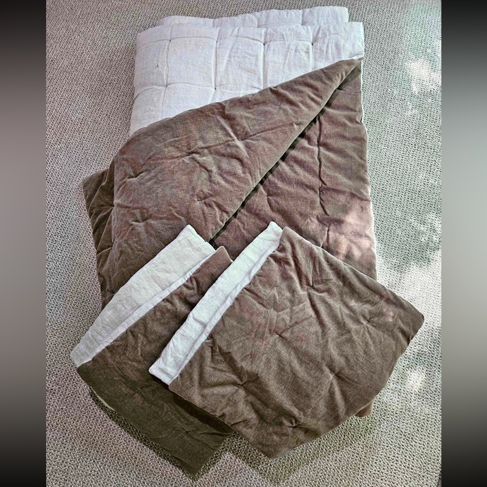 West Elm Cotton Velvet Tack Stitch Comforter King Reversible + 2 King Shams EUC